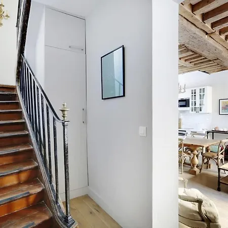Apartment Classy Bourgeois - Chic 2 Bedroom In Le Marais *