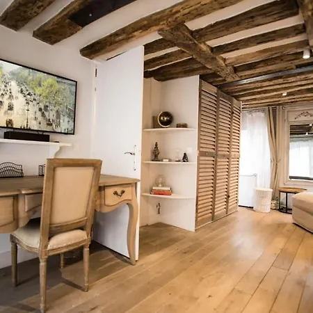 Classy Bourgeois - Chic 2 Bedroom In Le Marais *
