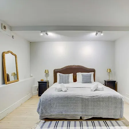 Classy Bourgeois - Chic 2 Bedroom In Le Marais *