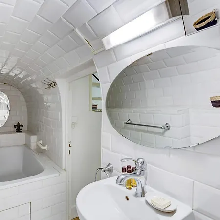 Classy Bourgeois - Chic 2 Bedroom In Le Marais Paris